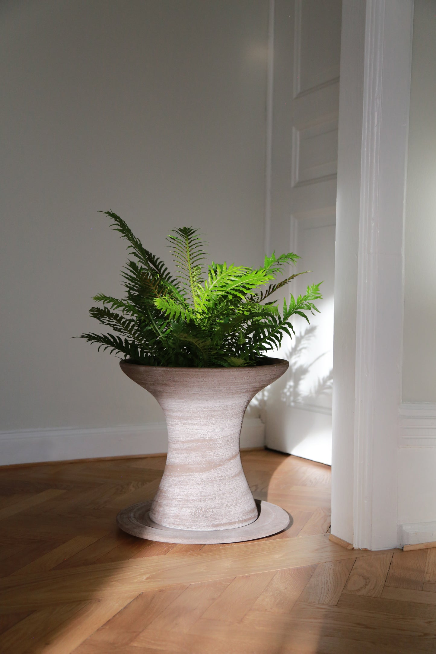 Celeste Pot / Pedestal / Table - Rosa