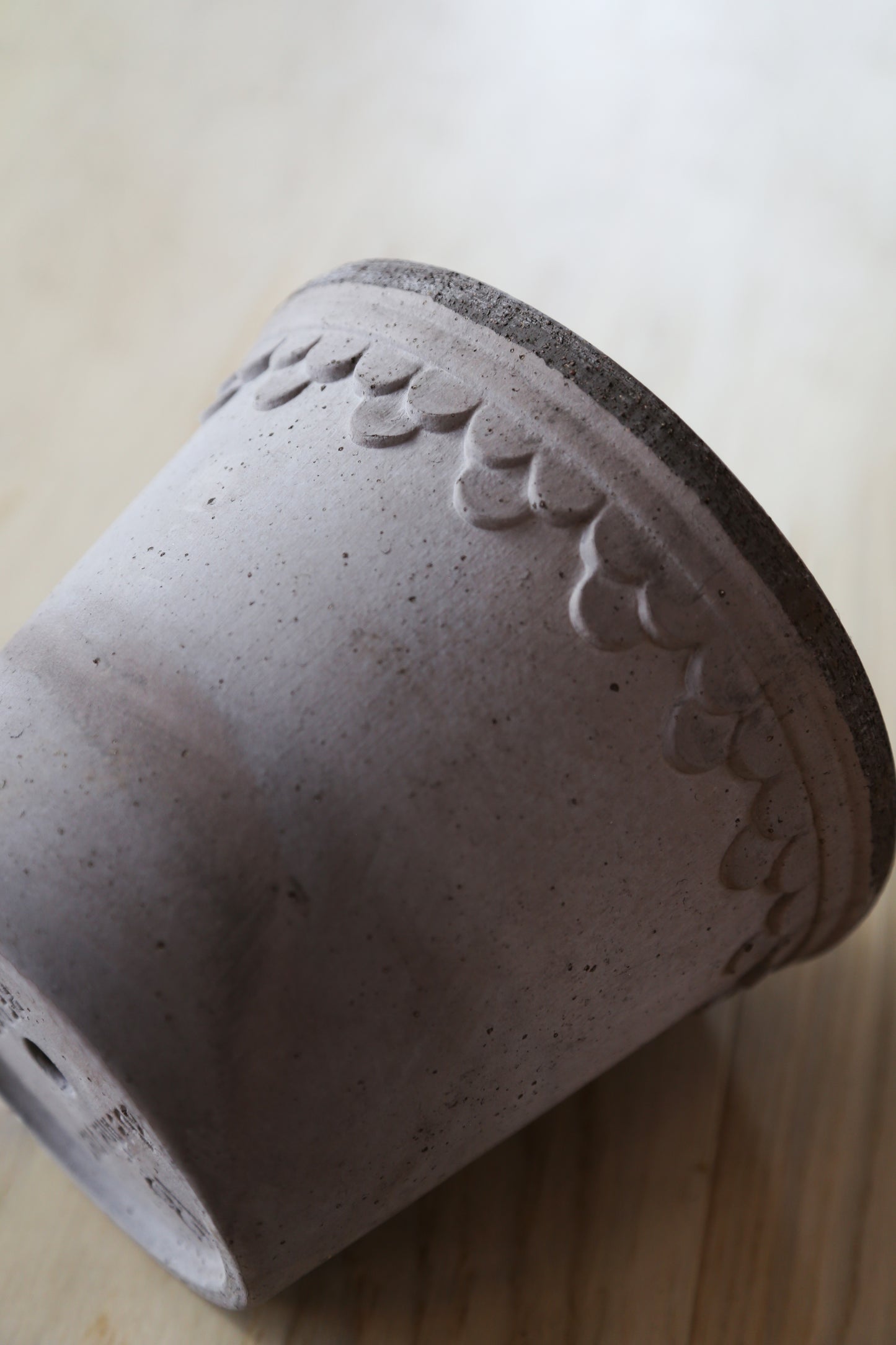 Københavner (Copenhagen) Raw Pot & Saucer - Grey