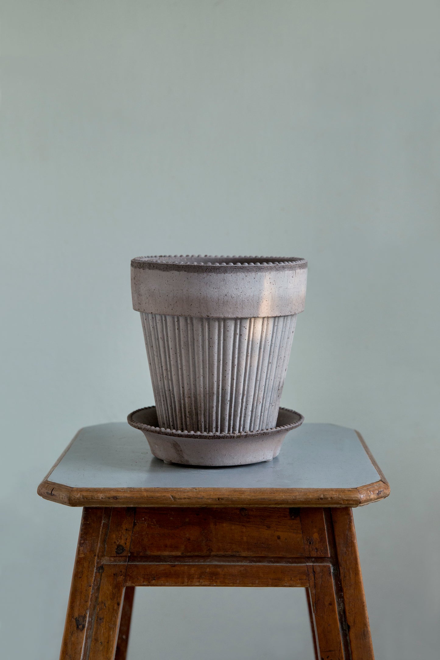 Simona Raw Pot & Saucer - Grey