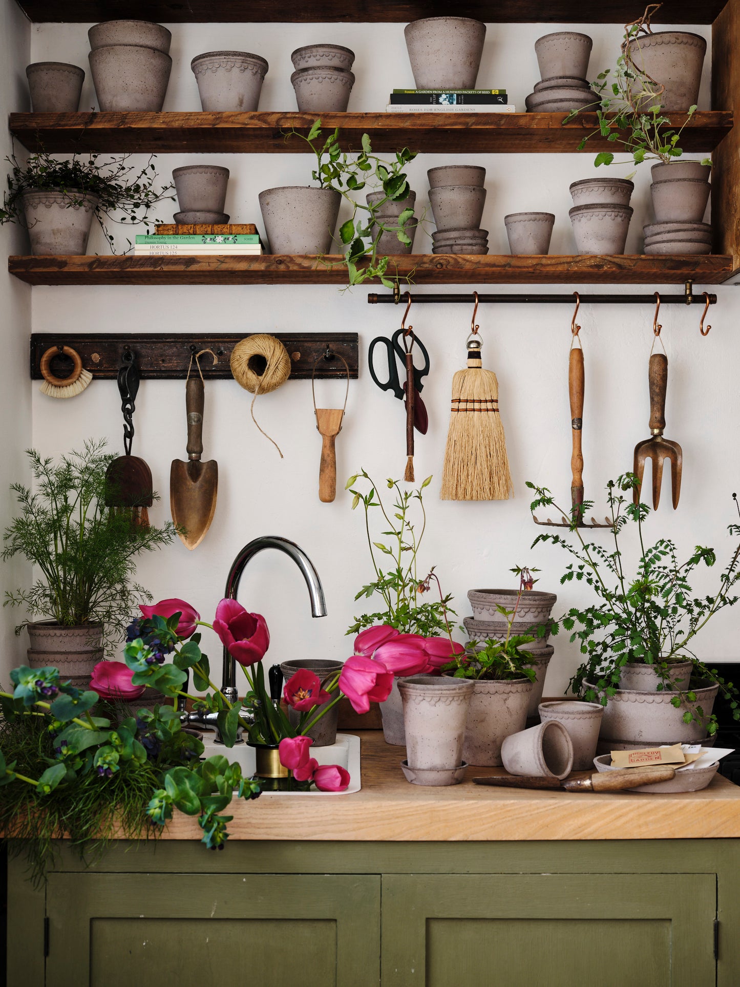 Københavner (Copenhagen) Raw Pot & Saucer - Grey