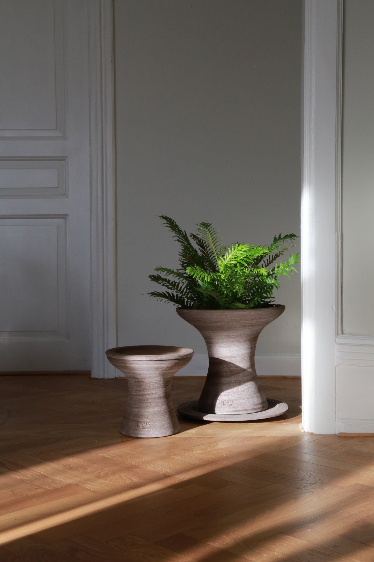 Celeste Pot / Pedestal / Table - Rosa