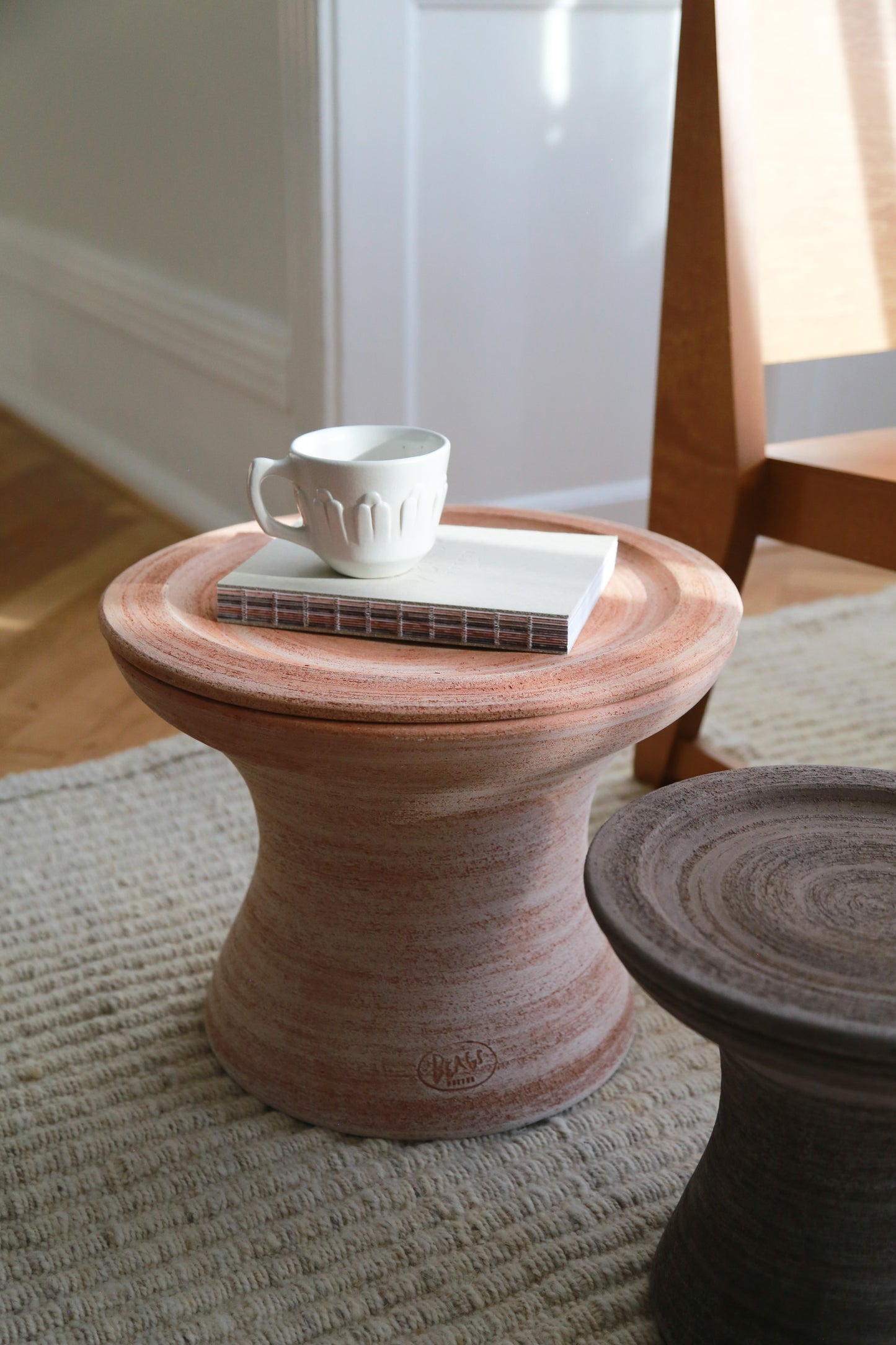 Celeste Pot / Pedestal / Table - Rosa