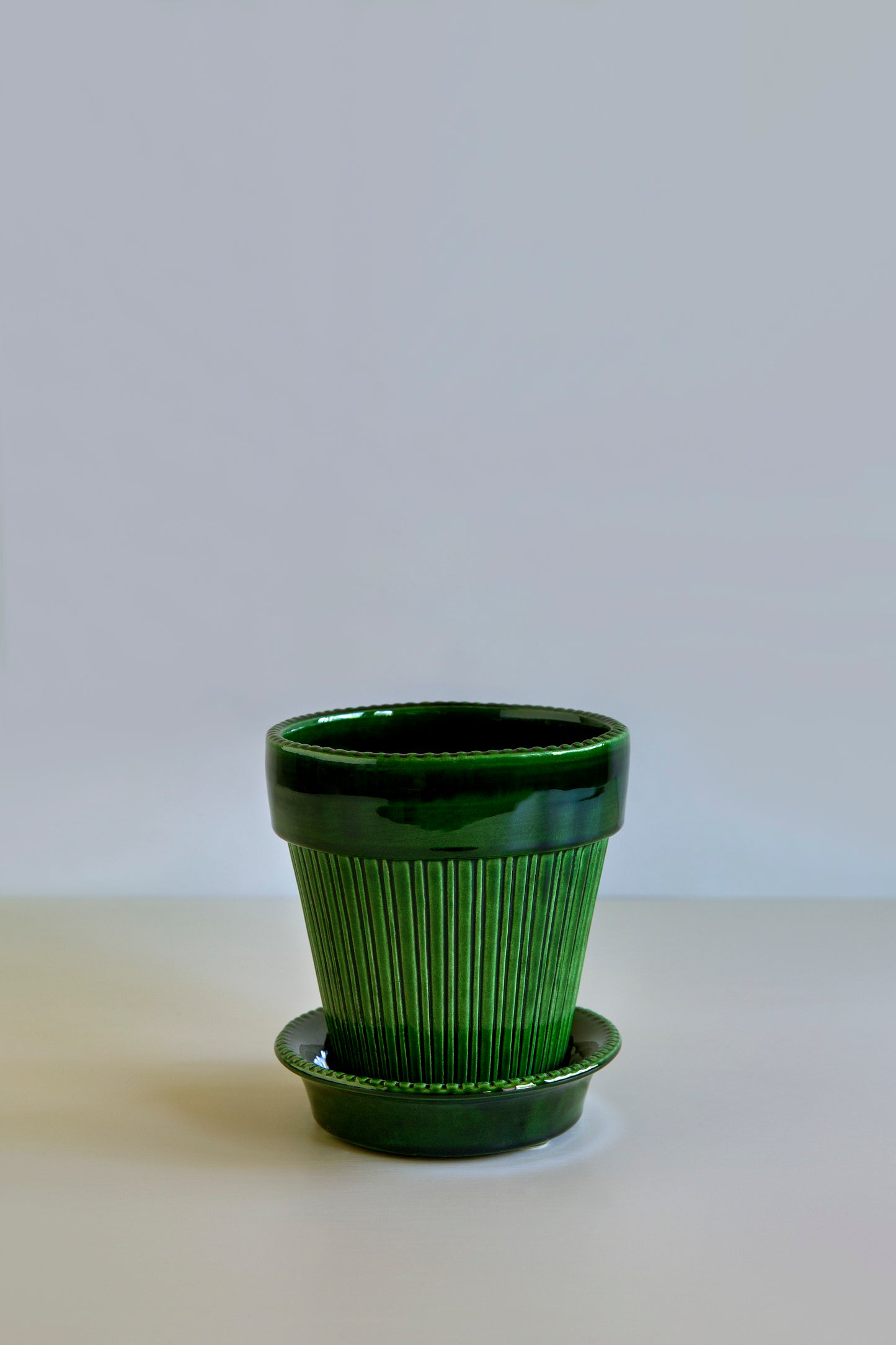 Simona Glazed Pot & Saucer - Emerald Green
